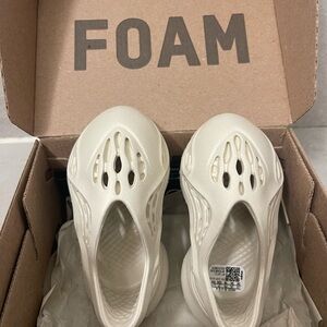 Foam Yeezy Toddler size 3K fits like a 4C
